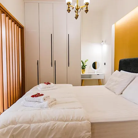 Alice's Away From Апартаменты