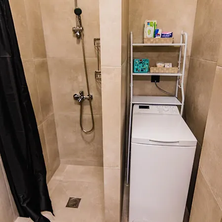 Апартаменты Alice's Away From